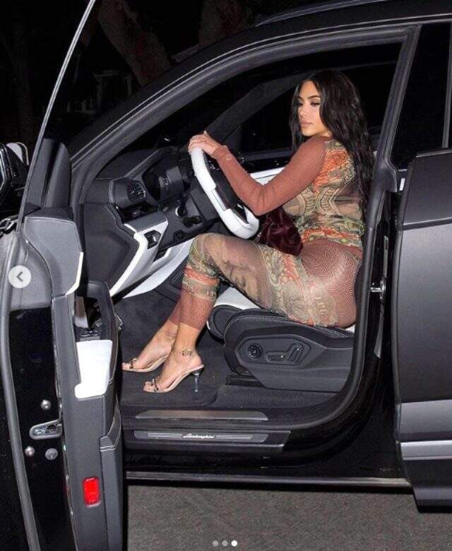 İngiliz ordusu asker almak için Kim Kardashian'ın kalçasını reklamlarda kullanacak