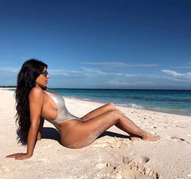 İngiliz ordusu asker almak için Kim Kardashian'ın kalçasını reklamlarda kullanacak
