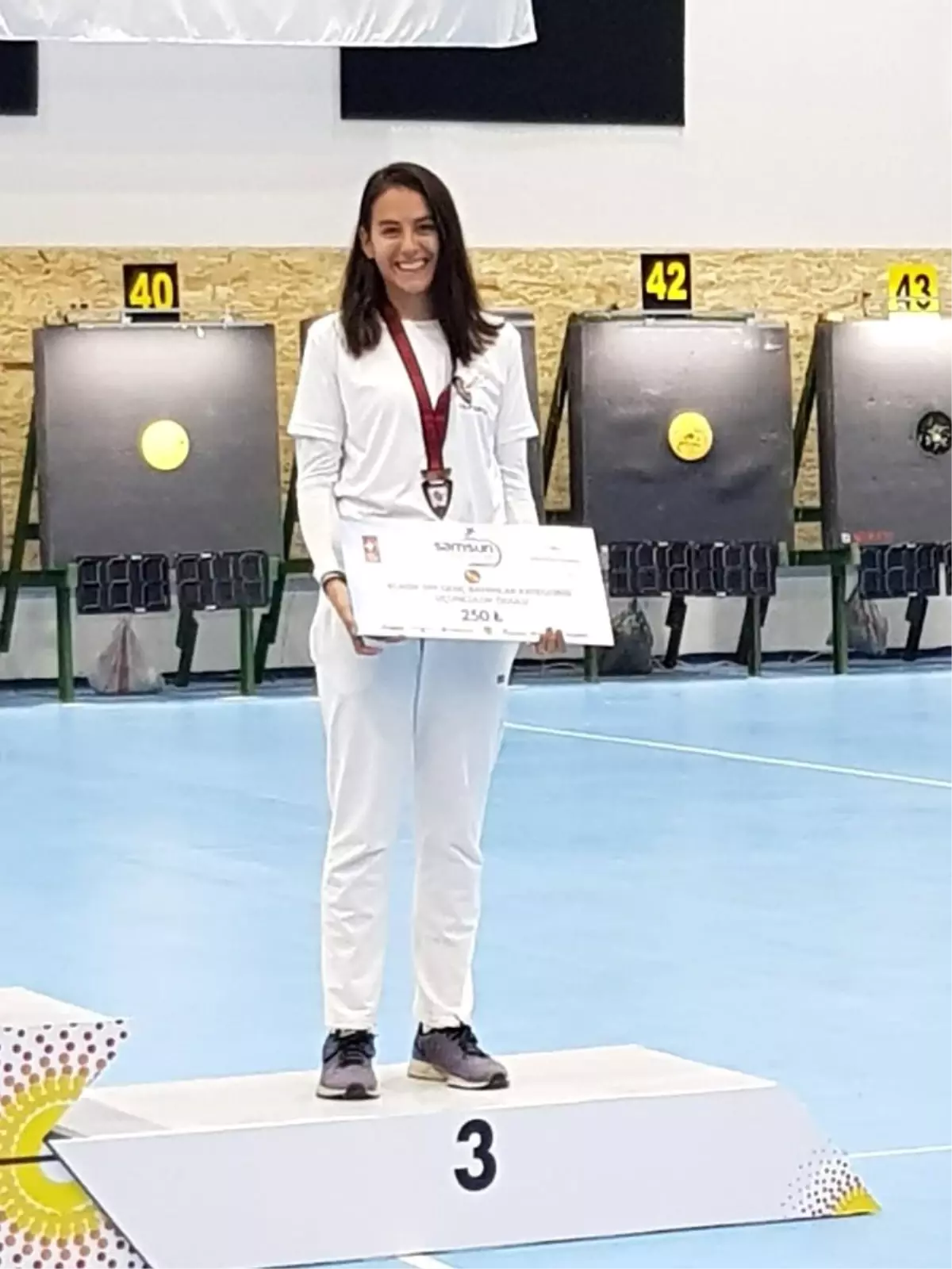 Ispartalı Gökçe, okçulukta Türkiye üçüncüsü oldu