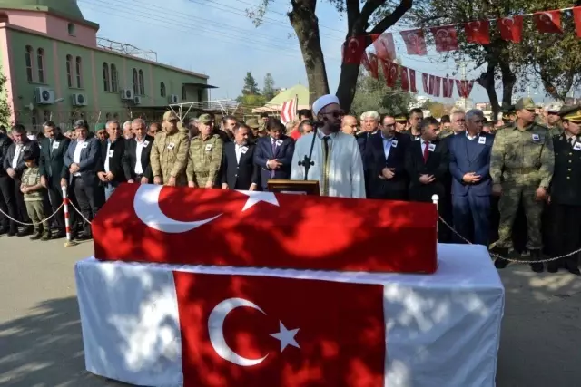 Kozan şehidi son yolculuğuna uğurlandı Kozan şehidi son yolculuğuna uğurlandı