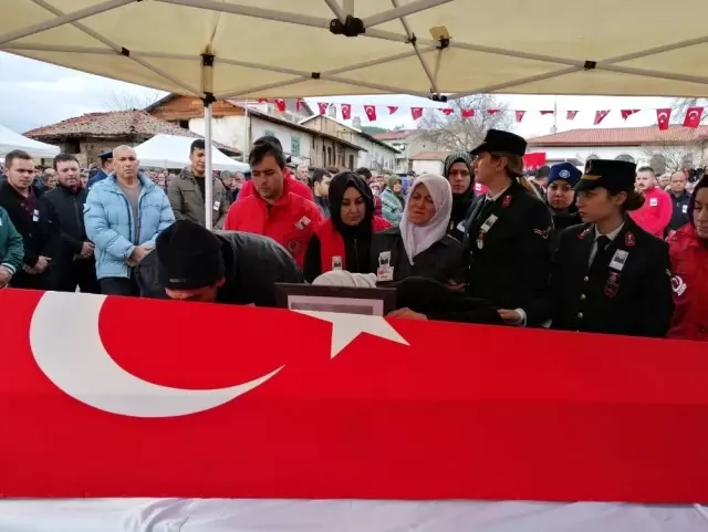 Şehit Uzman Onbaşı Ahmet Tunç son yolculuğuna uğurlandı Şehit Uzman Onbaşı Ahmet Tunç son yolculuğuna uğurlandı