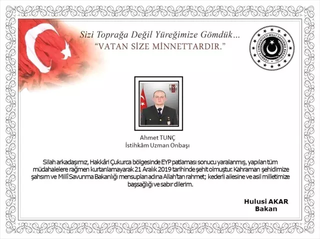 Şehit Uzman Onbaşı Ahmet Tunç'un cenazesi Kütahya'da toprağa verildi Şehit Uzman Onbaşı Ahmet Tunç'un cenazesi Kütahya'da toprağa verildi