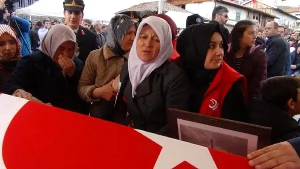 Simav şehidini uğurladı Simav şehidini uğurladı