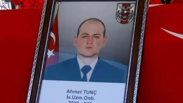 Simav şehidini uğurladı Simav şehidini uğurladı