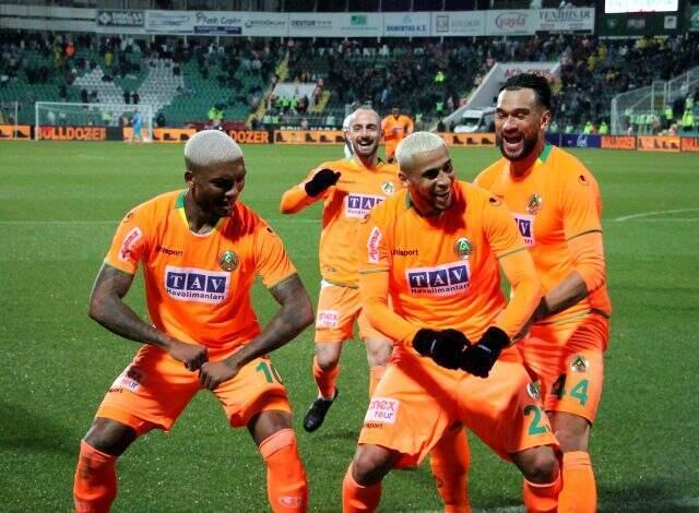 Alanyaspor, Denizlispor'a gol yağdırdı!