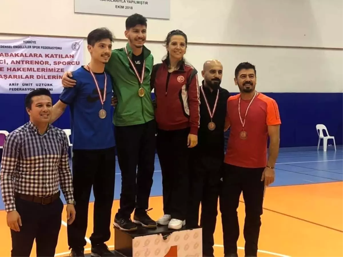 Badminton Türkiye Şampiyonası'nda Isparta rüzgarı