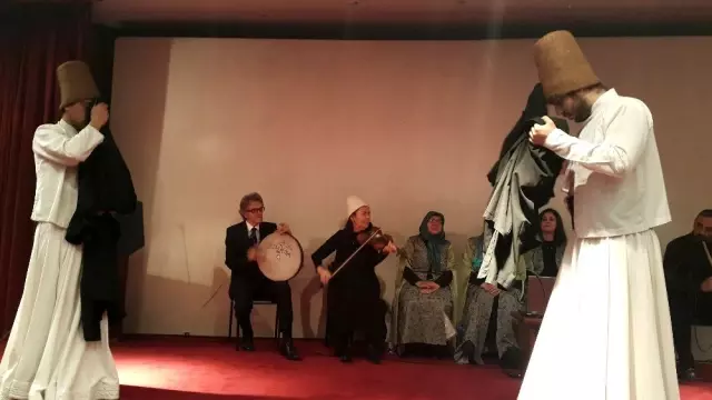Eskişehir'deki Emirdağlılar Vakfı'ndan 'Şeb-i Arus' töreni' Eskişehir'deki Emirdağlılar Vakfı'ndan 'Şeb-i Arus' töreni'