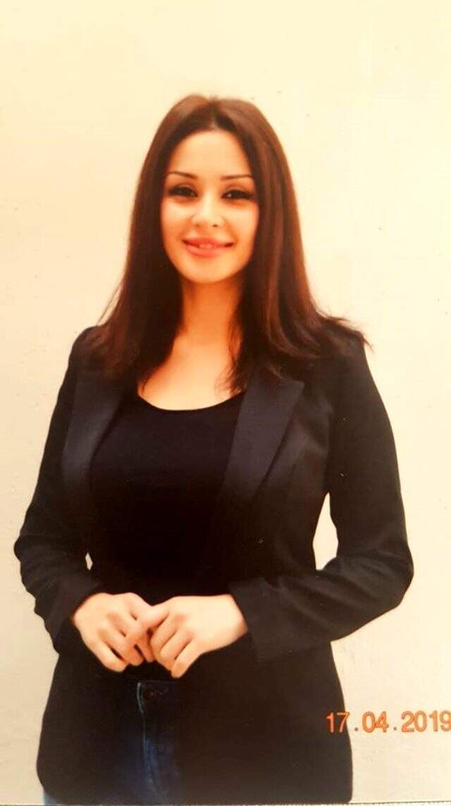 Ev hapsindeki kedicik, cezaevinden fotoğraflarını paylaştı