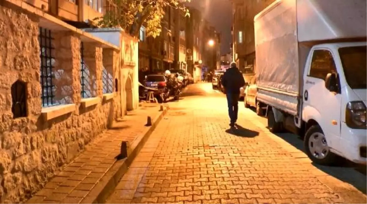 Fatih'te silahlı kavgada 1 kişi yaralandı