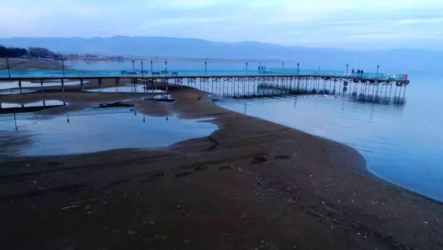 Gölbaşı'nın ardından İznik Gölü'nü de kuraklık vurdu Gölbaşı'nın ardından İznik Gölü'nü de kuraklık vurdu
