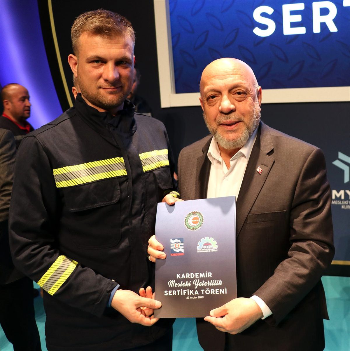 KARDEMİR'de personele mesleki yeterlilik belgesi verildi