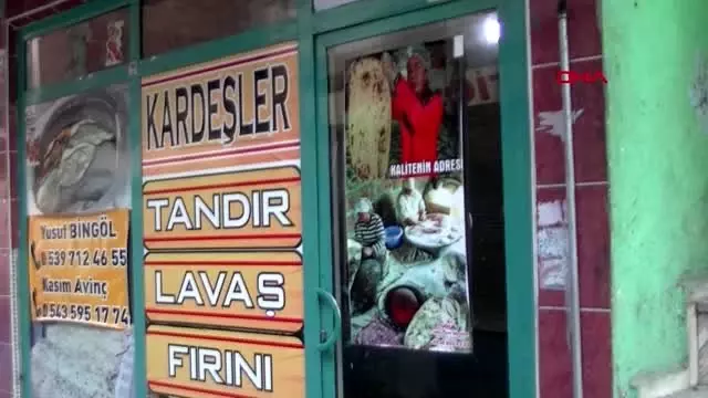 Muş kadınlar çalışmayınca erkekler tandırın başına geçti Muş kadınlar çalışmayınca erkekler tandırın başına geçti