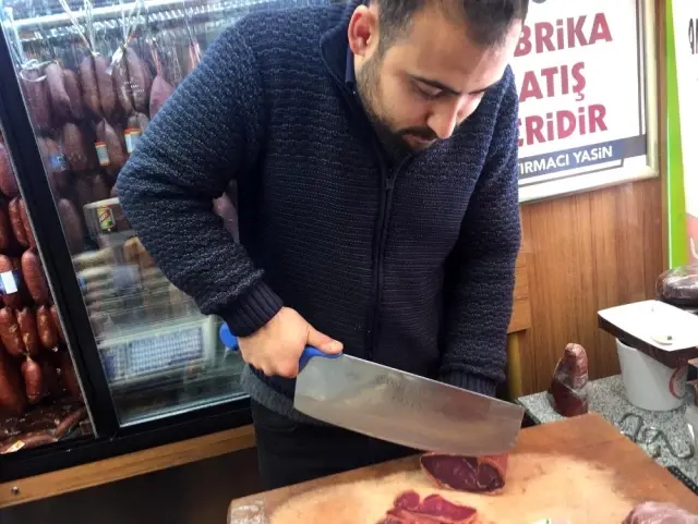 pastirmaci guzel kayseri de pastirmanin dilim fiyati diye bir satis yok dilim musteriye ikram