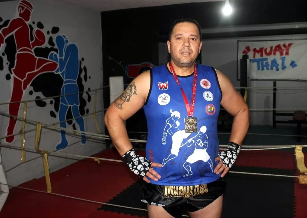 Ringde rakipleriyle hastanede kanserle savaştı