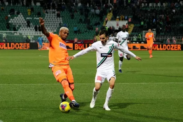 Süper Lig: Denizlispor: 0 - Alanyaspor: 3 (İlk Yarı) Süper Lig: Denizlispor: 0 - Alanyaspor: 3 (İlk Yarı)