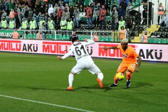 Süper Lig: Denizlispor: 0 - Alanyaspor: 3 (İlk Yarı) Süper Lig: Denizlispor: 0 - Alanyaspor: 3 (İlk Yarı)
