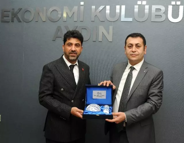 ADÜ Rektörü Prof. Dr. Aldemir'den Ekonomi Kulübü'ne teşekkür ziyareti ADÜ Rektörü Prof. Dr. Aldemir'den Ekonomi Kulübü'ne teşekkür ziyareti
