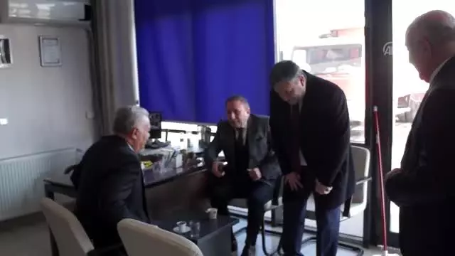 Başkan Demirbaş, Çubuk Agat Taşı İşlemeciliği Atölyesi'ni inceledi Başkan Demirbaş, Çubuk Agat Taşı İşlemeciliği Atölyesi'ni inceledi