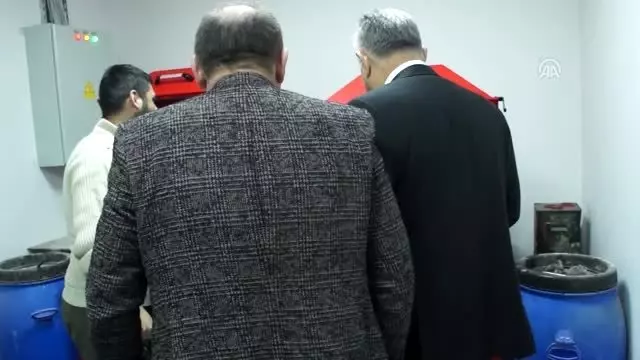 Başkan Demirbaş, Çubuk Agat Taşı İşlemeciliği Atölyesi'ni inceledi