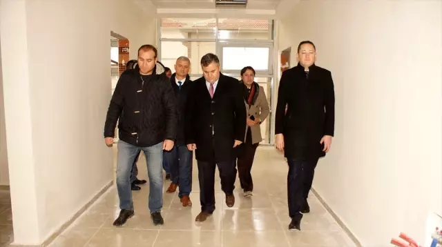 Başkan Demirbaş, Çubuk Gençlik Merkezi'ni inceledi