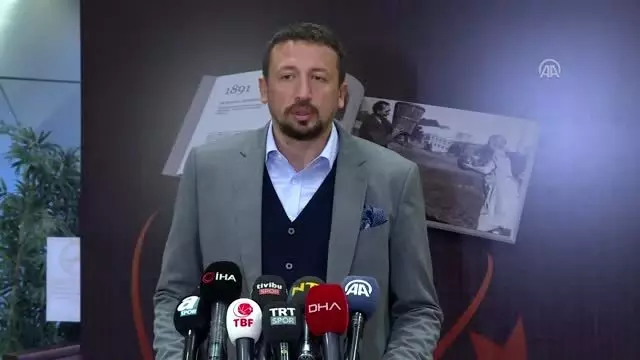 'Basketbola Adanmış Hayatlar' kitabının tanıtımı yapıldı 'Basketbola Adanmış Hayatlar' kitabının tanıtımı yapıldı