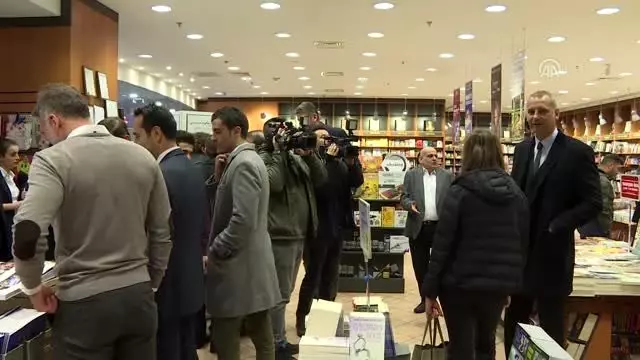 'Basketbola Adanmış Hayatlar' kitabının tanıtımı yapıldı (2) 'Basketbola Adanmış Hayatlar' kitabının tanıtımı yapıldı (2)