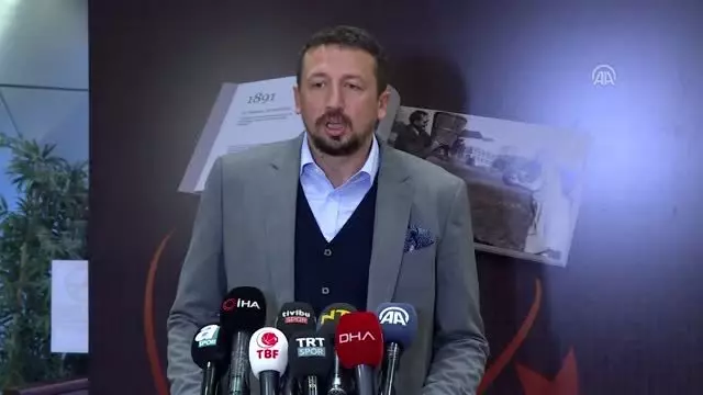 'Basketbola Adanmış Hayatlar' kitabının tanıtımı yapıldı 'Basketbola Adanmış Hayatlar' kitabının tanıtımı yapıldı