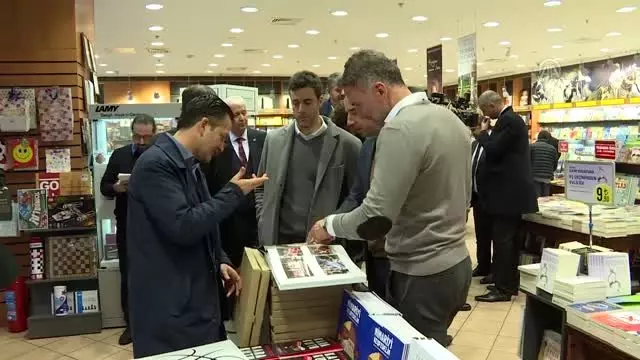 'Basketbola Adanmış Hayatlar' kitabının tanıtımı yapıldı (2) 'Basketbola Adanmış Hayatlar' kitabının tanıtımı yapıldı (2)