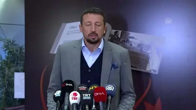 'Basketbola Adanmış Hayatlar' kitabının tanıtımı yapıldı 'Basketbola Adanmış Hayatlar' kitabının tanıtımı yapıldı