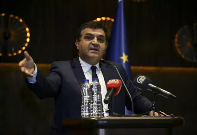 Dışişleri Bakan Yardımcısı Kaymakcı Jean Monnet programı mezunlarıyla buluştu Dışişleri Bakan Yardımcısı Kaymakcı Jean Monnet programı mezunlarıyla buluştu