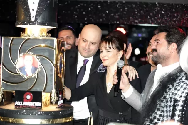Doğum günü kutlamasına yıldız yağdı Doğum günü kutlamasına yıldız yağdı