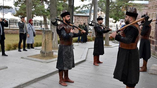 Ertuğrul Gazi Türbesi'ni 2019'da 1,5 milyon kişi ziyaret etti