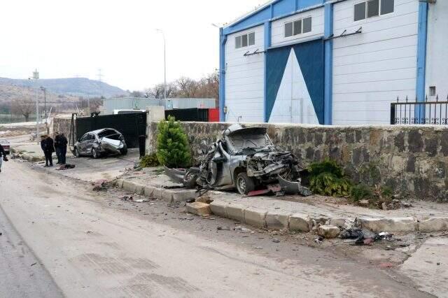 Freni boşalan tır beş aracı biçti