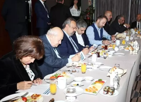 Gillette Milliyet Yılın Sporcusu adayları, büyük jüri tarafından belirlendi Gillette Milliyet Yılın Sporcusu adayları, büyük jüri tarafından belirlendi