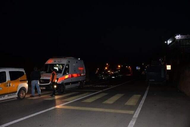 İntihar girişiminde bulunan genç kadını suya atlayan garson kurtardı