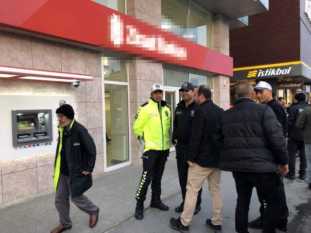 İstanbul'da banka soygunu girişimi! Çevreye kurşun yağdırdı