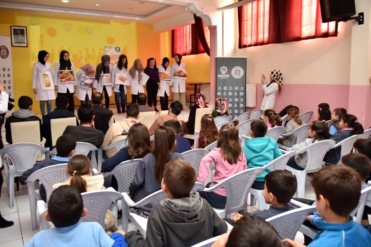 Karatay'da öğrencilere çölyak hastalığı anlatıldı