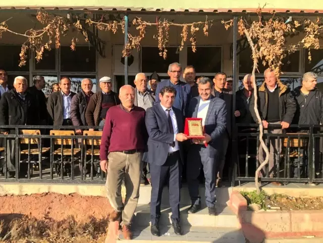 Mahalle muhtarlığından Başkan Çiğdem'e teşekkür plaketi