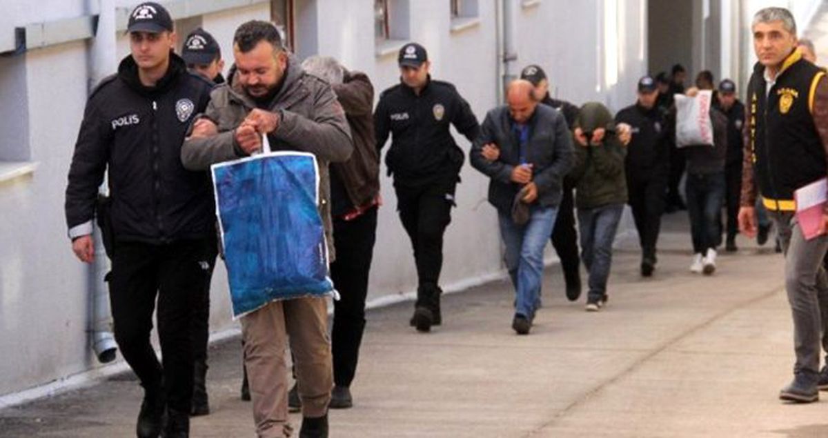 Sigorta şirketlerini dolandıran çetenin lideri ehliyeti olmayan kayınvalidesine bile otomobil aldırmış