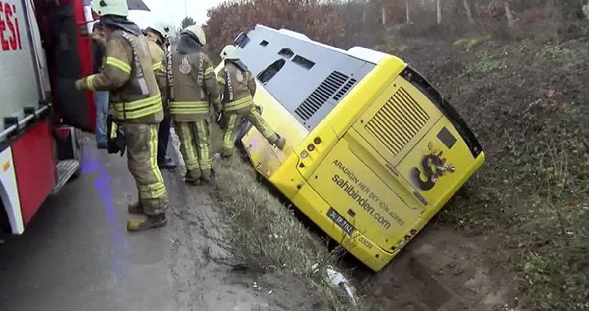 Son dakika: İstanbul'da İETT otobüsü kaza yaptı, 12 kişi yaralandı
