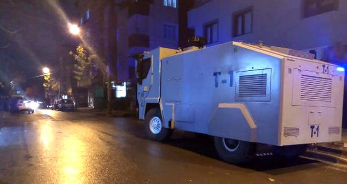 Tacizle suçlanan kişi serbest kalınca, mahalleli sokağa döküldü