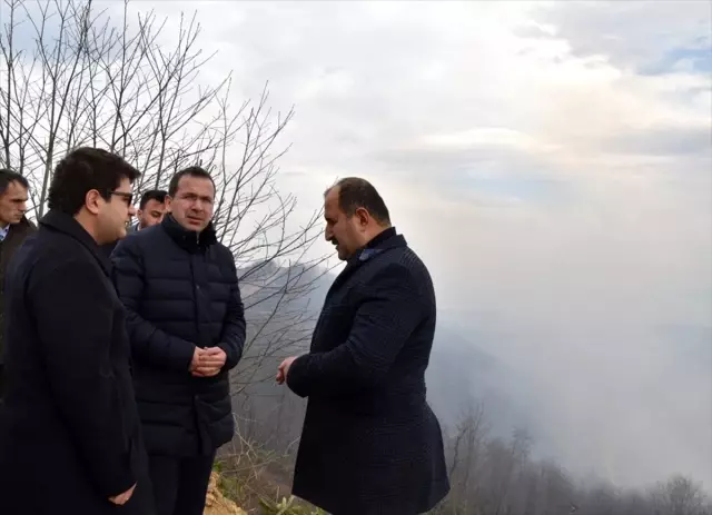 Trabzon'daki örtü yangınlarını söndürme çalışmaları sürüyor Trabzon'daki örtü yangınlarını söndürme çalışmaları sürüyor
