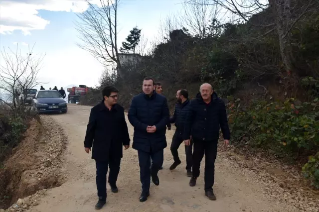 Trabzon'daki örtü yangınlarını söndürme çalışmaları sürüyor Trabzon'daki örtü yangınlarını söndürme çalışmaları sürüyor