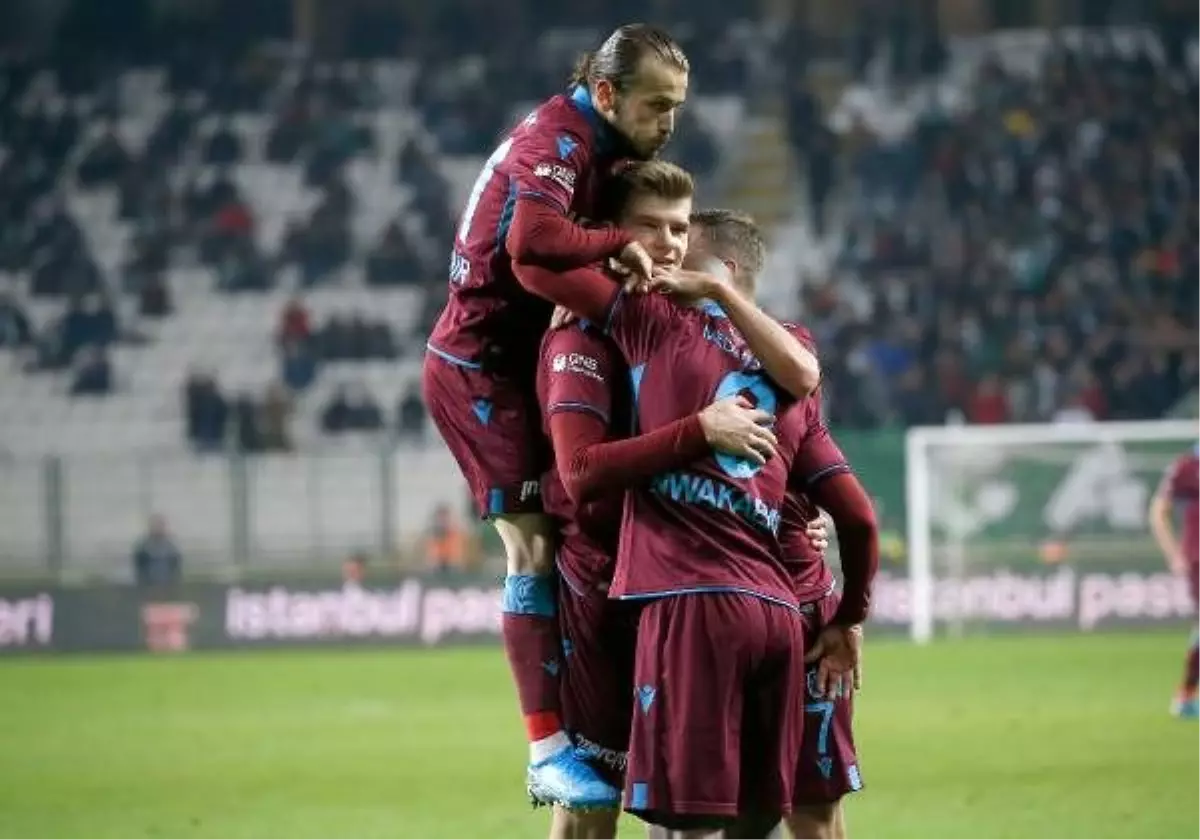 Trabzonspor, deplasmanda Başakşehir ile birlikte zirvede