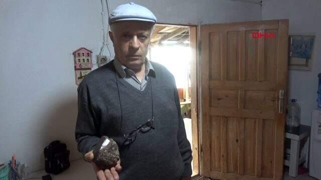 11 yıl önce düşen gök taşını, ceviz ağacının dibinde buldu