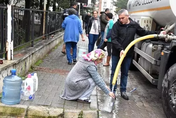 AK Parti'li Kaya'dan Başkan Soyer'e 'su' eleştirisi AK Parti'li Kaya'dan Başkan Soyer'e 'su' eleştirisi