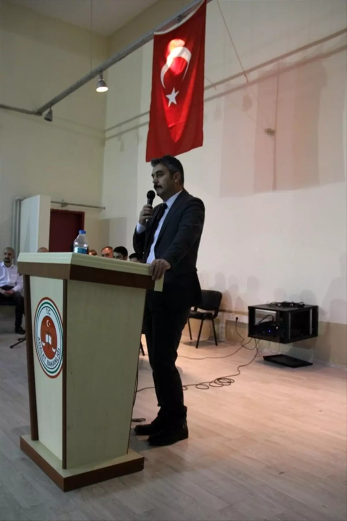 Akşehir Cezaevi'ndeki tutuklu ve hükümlüler hatim duası yaptı