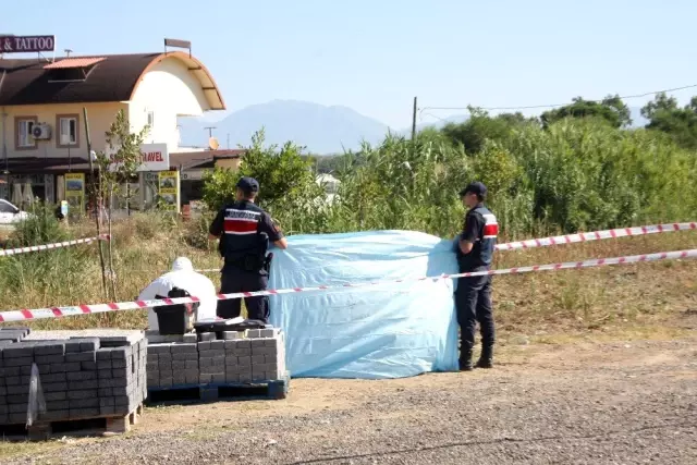 Antalya'da dini nikahlı eşini 25 bıçak darbesiyle öldüren koca hakim karşısında