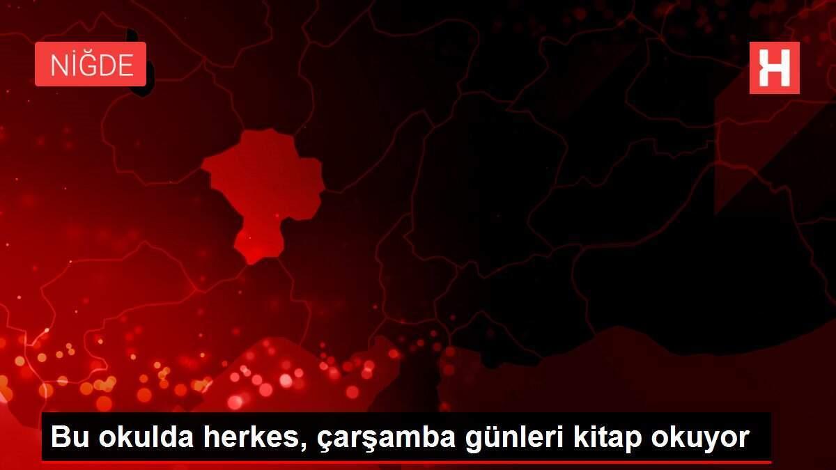 Bu okulda herkes, çarşamba günleri kitap okuyor