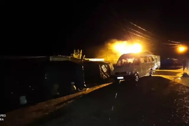 Çadırda mahsur kalan mülteciler kurtarıldı Çadırda mahsur kalan mülteciler kurtarıldı